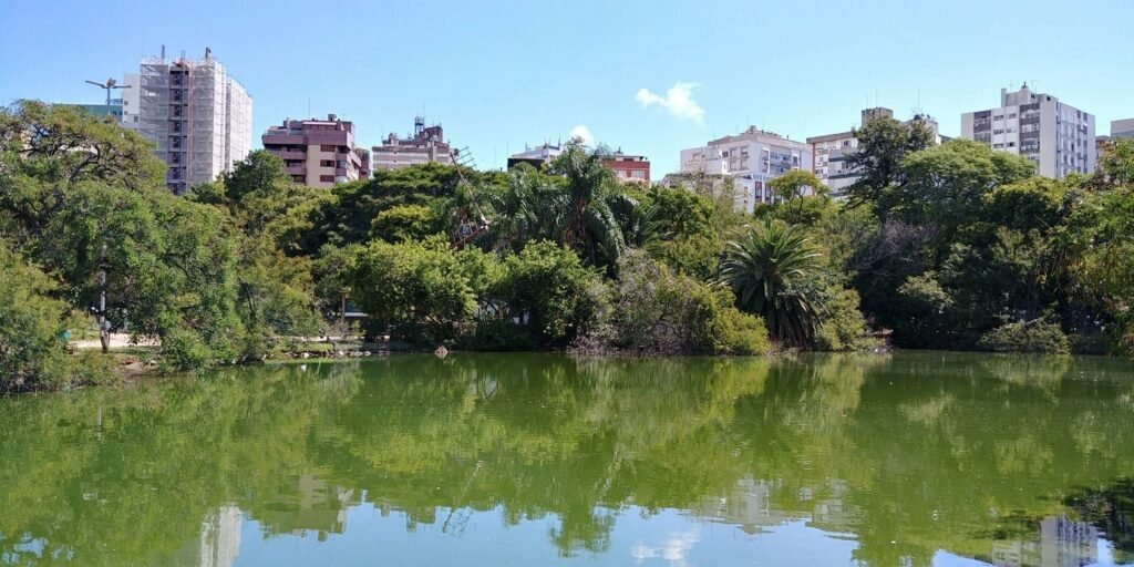 Parque Moinhos de Vento, conhecido como Parcão em Porto Alegre