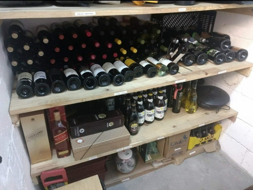 hobby box deposito garagem adega vinhos cerveja bebida
