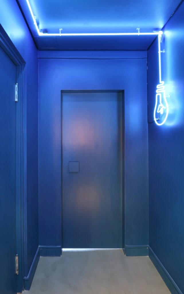 Hall de entrada azul