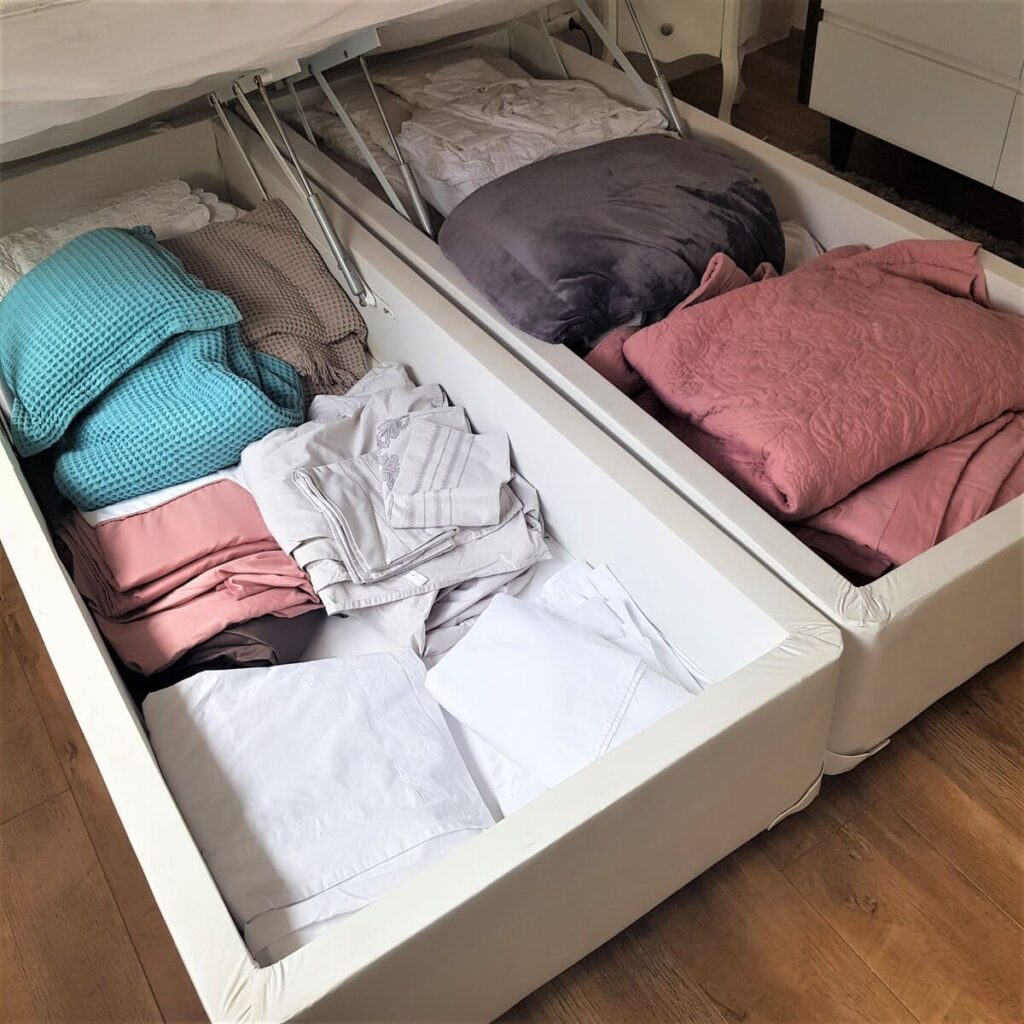 Como organizar a casa utilizando baú da cama