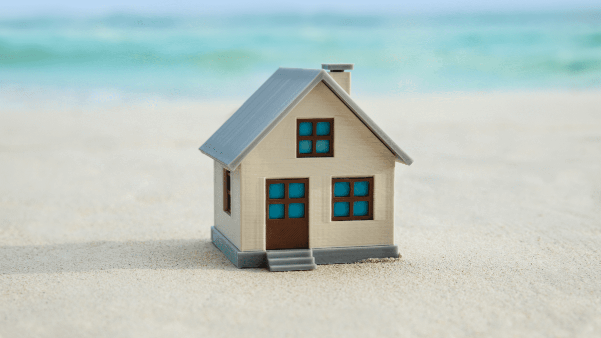 comprar casa na praia vale a pena?