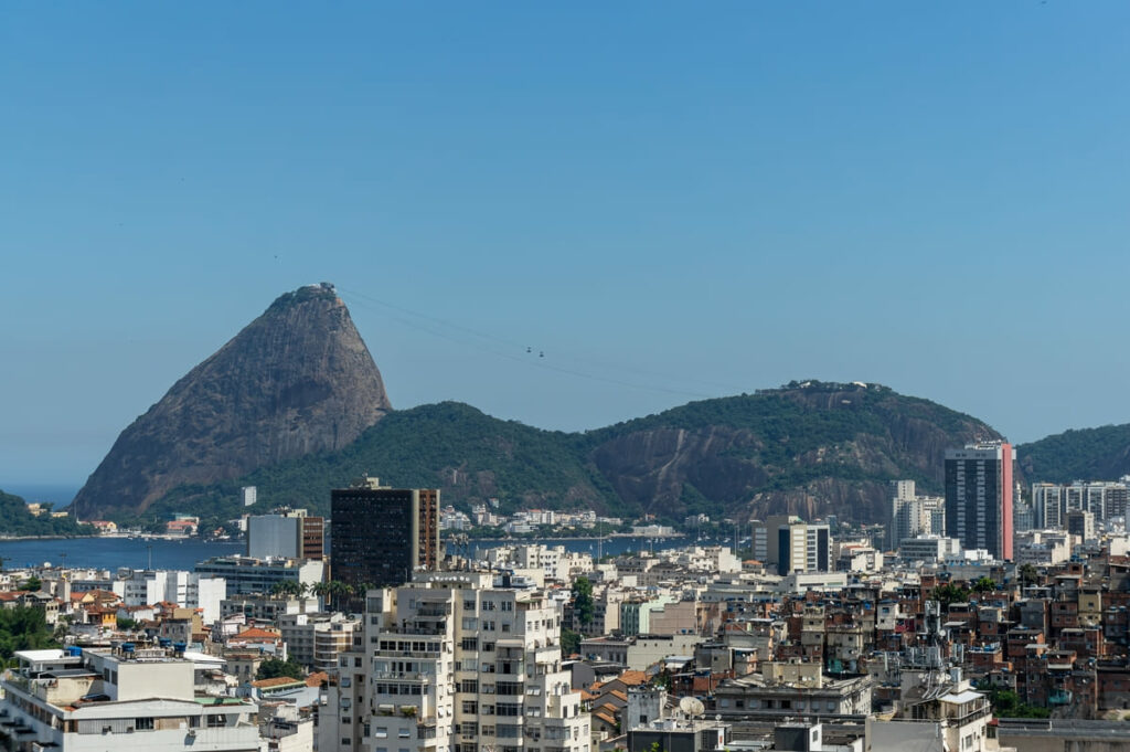 Vista do bairro da Urca, Rio de Janeiro, com Pão de Açúcar ao fundo