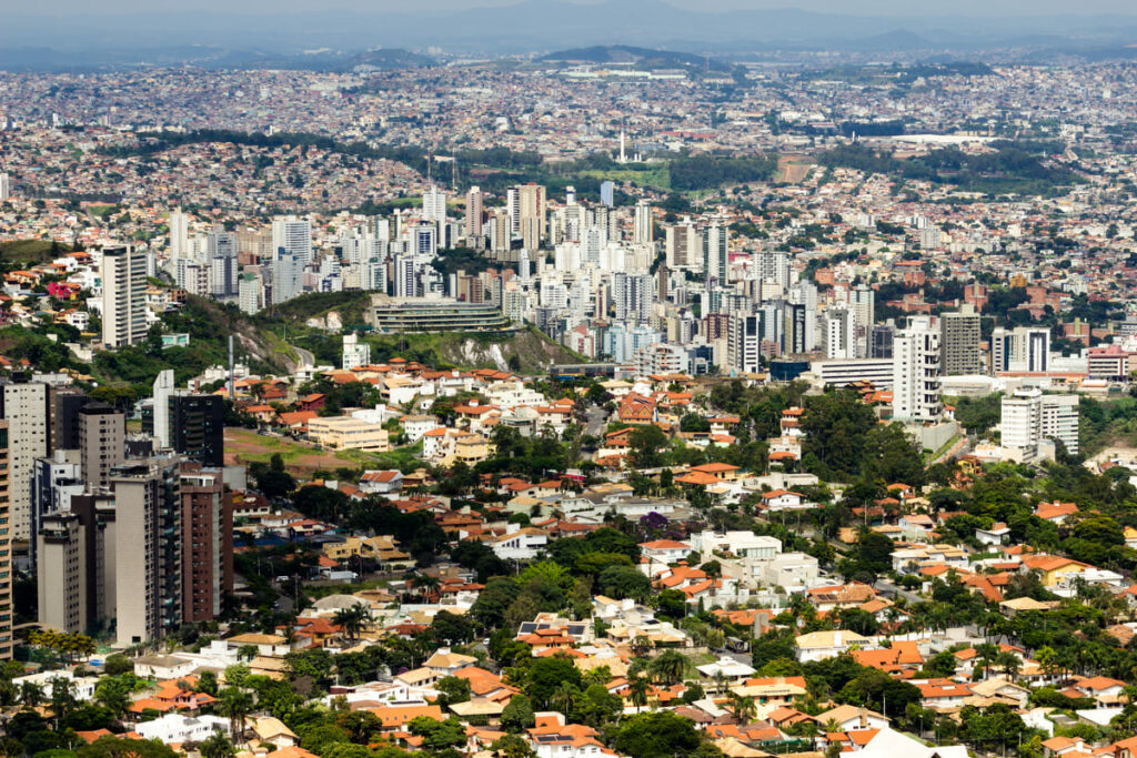 Imagem aérea de Belvedere e Buritis, bairros nobres de Belo Horizonte (MG)