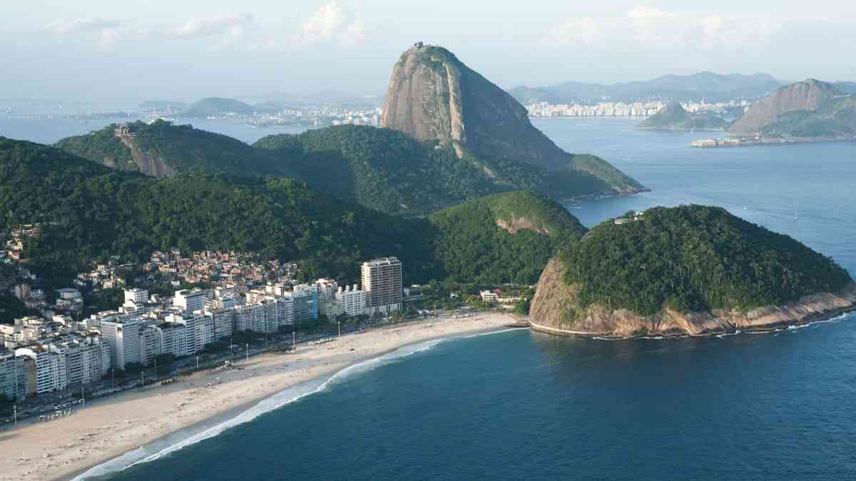 Saiba como é morar no bairro Leme - RJ