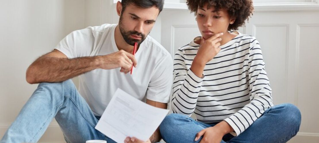 casal em dúvida sobre suguro fiança e cauçao